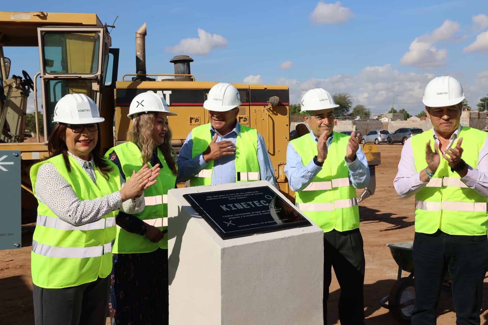 Colocan la primera piedra del Cluster Logístico Kinetec