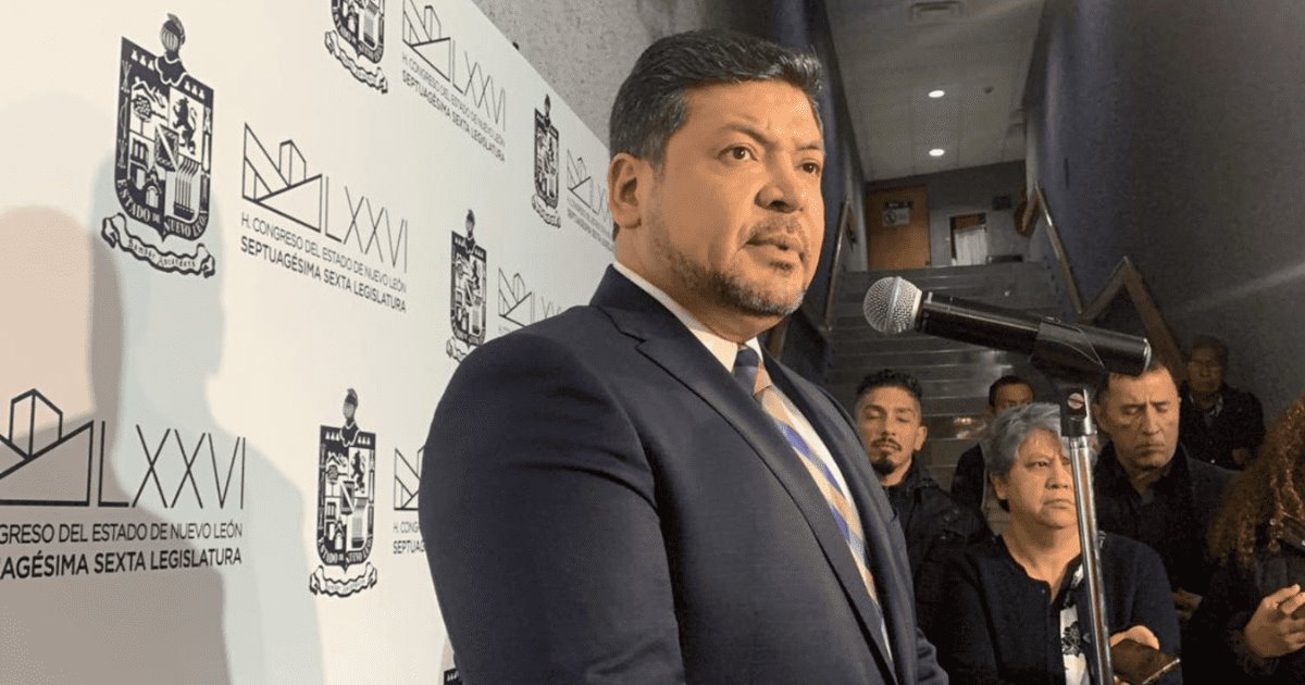Luis Orozco analiza si acudirá a Palacio para asumir como gobernador