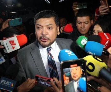 NL: Luis Orozco llega al Palacio para tomar protesta como gobernador