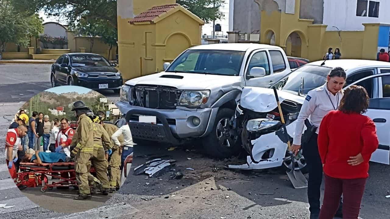 Mujer es llevada de emergencia a hospital tras aparatoso accidente