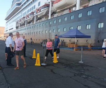 Arriba crucero Volendam a Guaymas