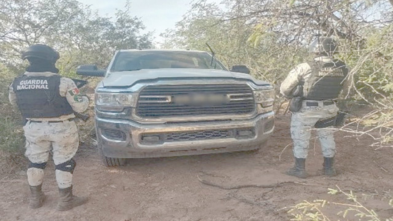 Hallan camioneta con más de seis mil balas para fusil en Átil