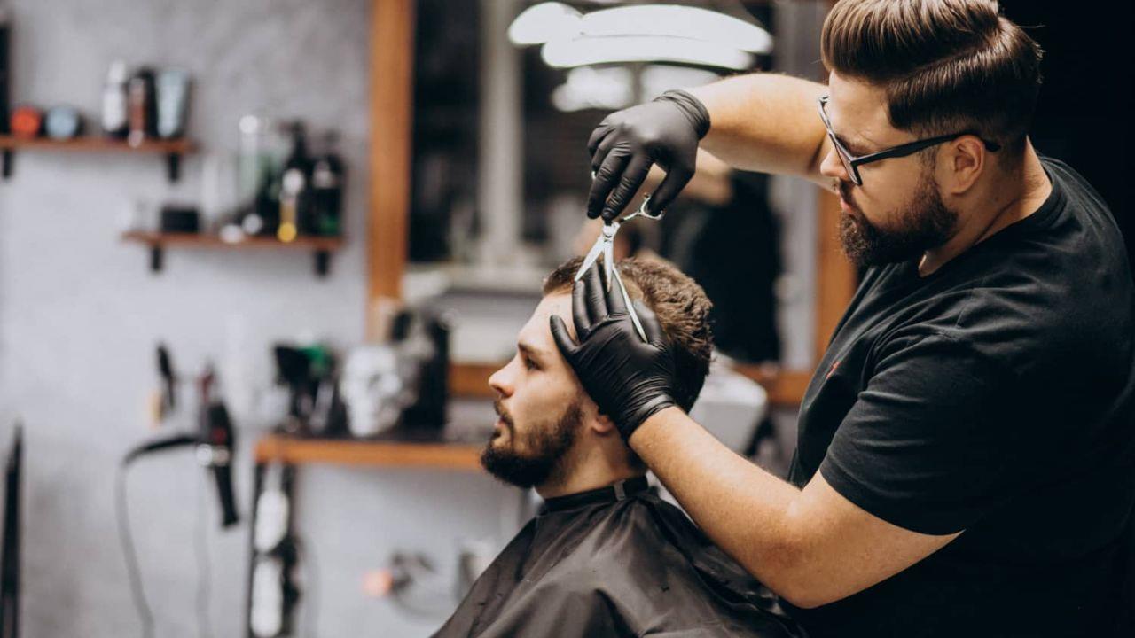 Se dobla la demanda de servicios de barbería luego del pago de aguinaldos