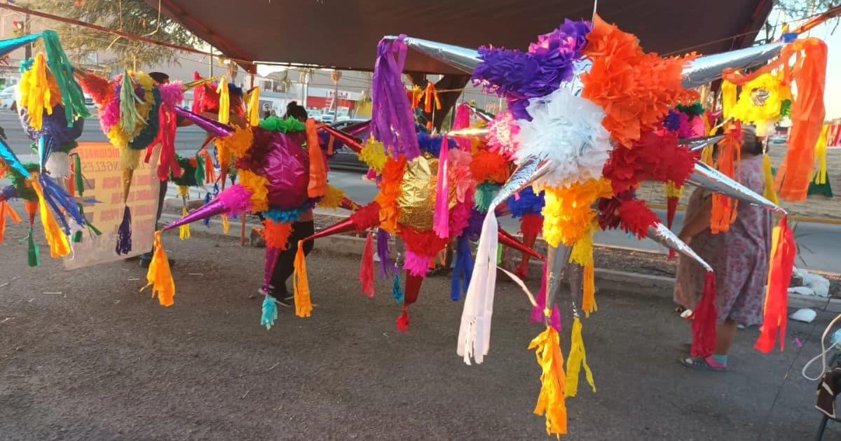 María de los Ángeles transmite a su familia el arte de hacer piñatas