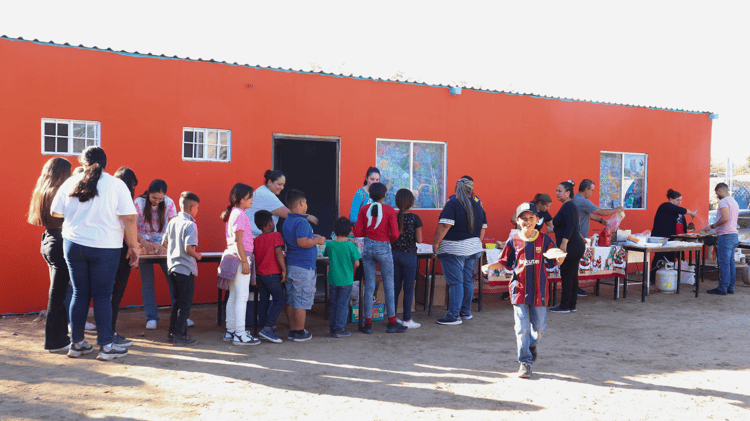 Viven una Navidad muy diferente en la invasión Nueva Ilusión