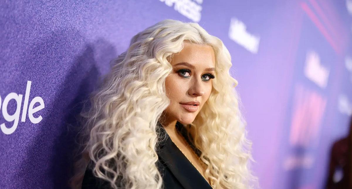 Christina Aguilera pone en pausa sus show por problemas de salud