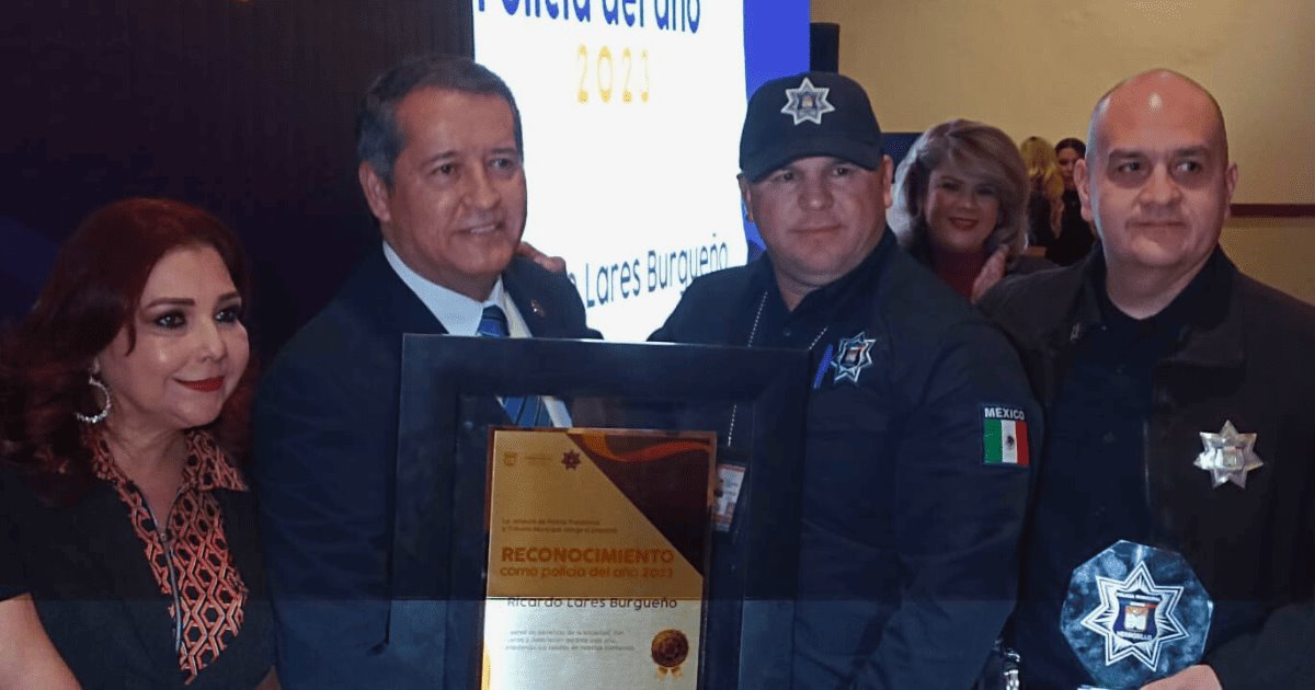 Condecoran como Policía del Año al oficial Ricardo Lares Burgueño