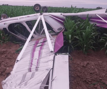 Avioneta se desploma en parcela de maíz y tripulantes huyen del lugar