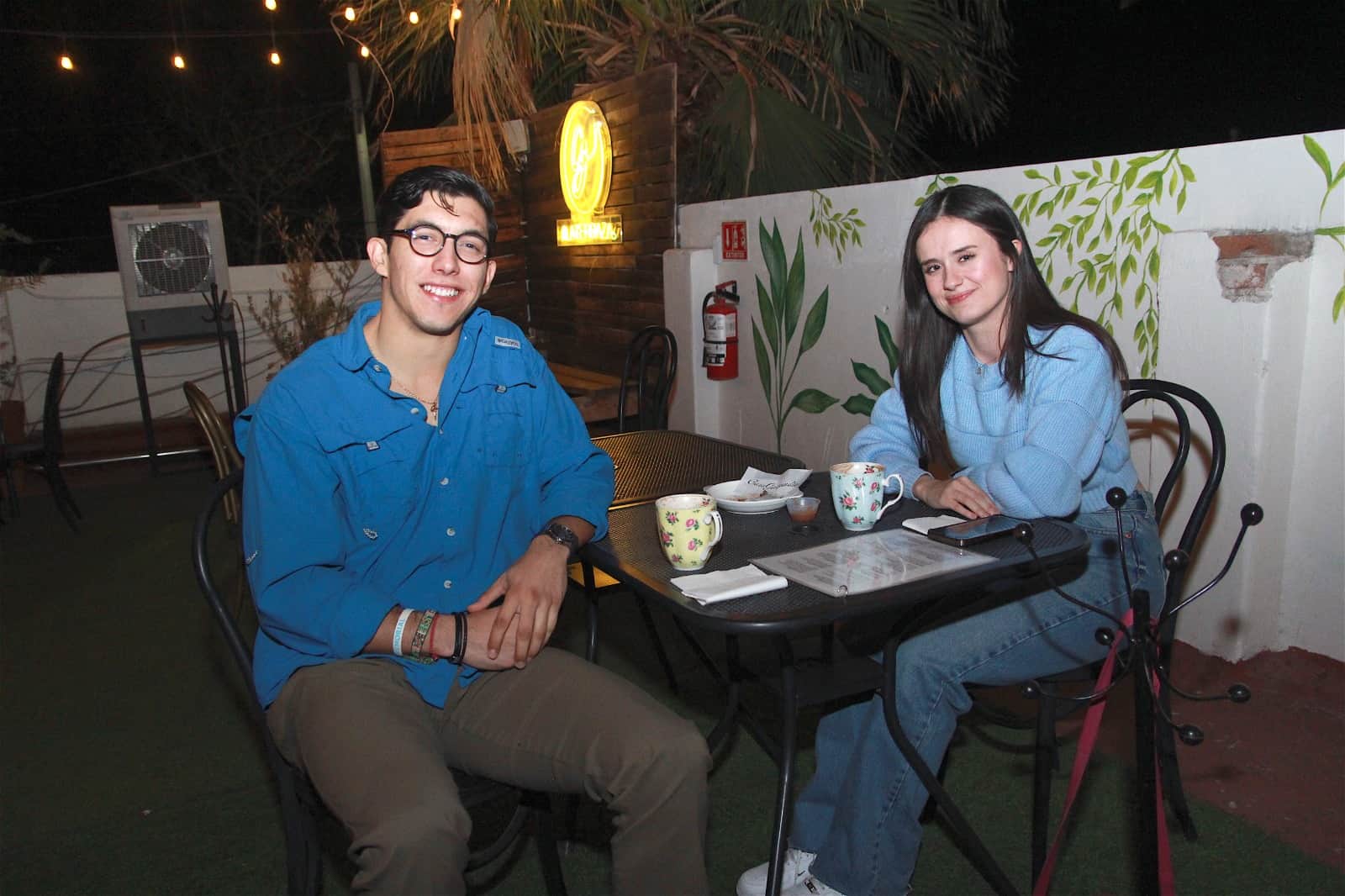 Buena charla entre amigos En Casa Garmendia, Café y Churrería