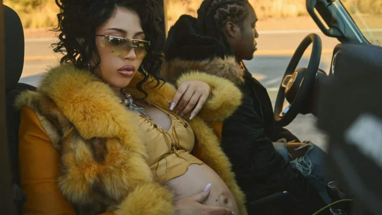 Kali Uchis dió a conocer mediante instagram que esta embarazada