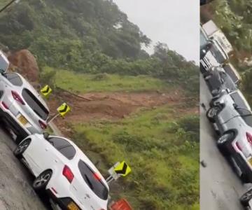 Derrumbes en carreteras de Colombia dejan más de 30 muertos