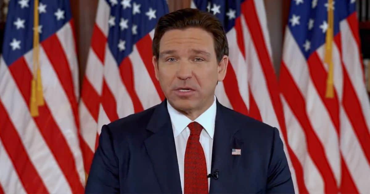 Ron DeSantis se retira de la carrera presidencial y respalda a Donald Trump