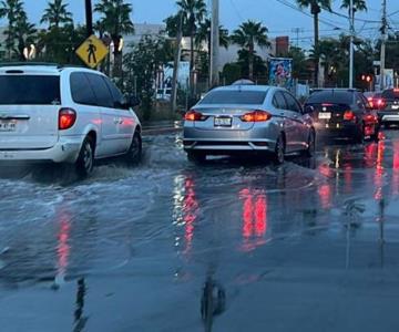 Lluvia afecta a varios semáforos en Hermosillo