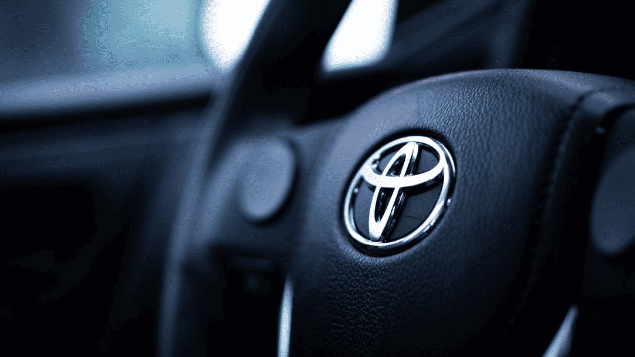 Alerta Toyota problema de seguridad y pide que autos sean revisados urgente