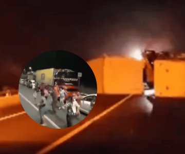 Automovilistas bailan Payaso de Rodeo tras cierre de carretera por volcadura