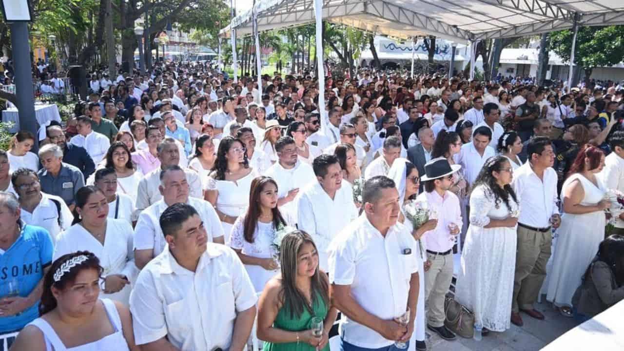 Veracruz rompió récord en bodas colectivas con más de mil parejas