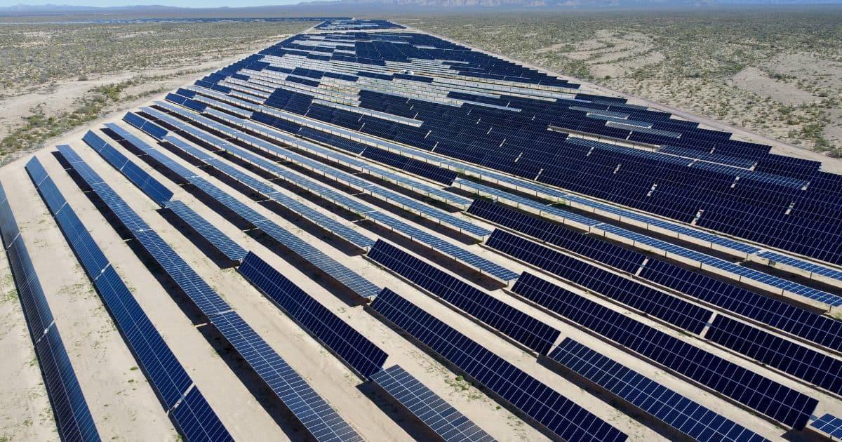 Inaugura Gobernador Planta Fotovoltaica Akin en Pitiquito, Sonora
