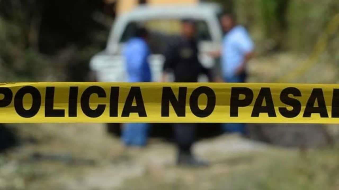 Atacan dos carros dejando al menos 10 heridos y 1 menor muerto