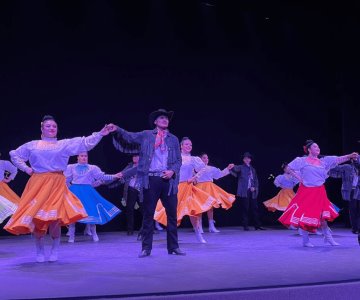 Comparten cultura en el 2do Festival de Folclor Internacional en Hermosillo