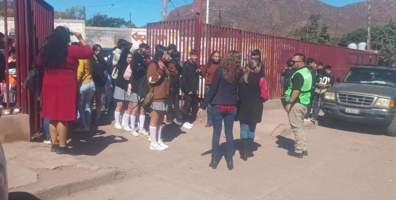 Exigen cese de maestro de secundaria en Guaymas