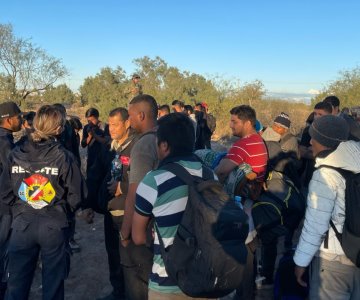 Llega caravana con 150 migrantes a Empalme; viajaban en el ferrocarril
