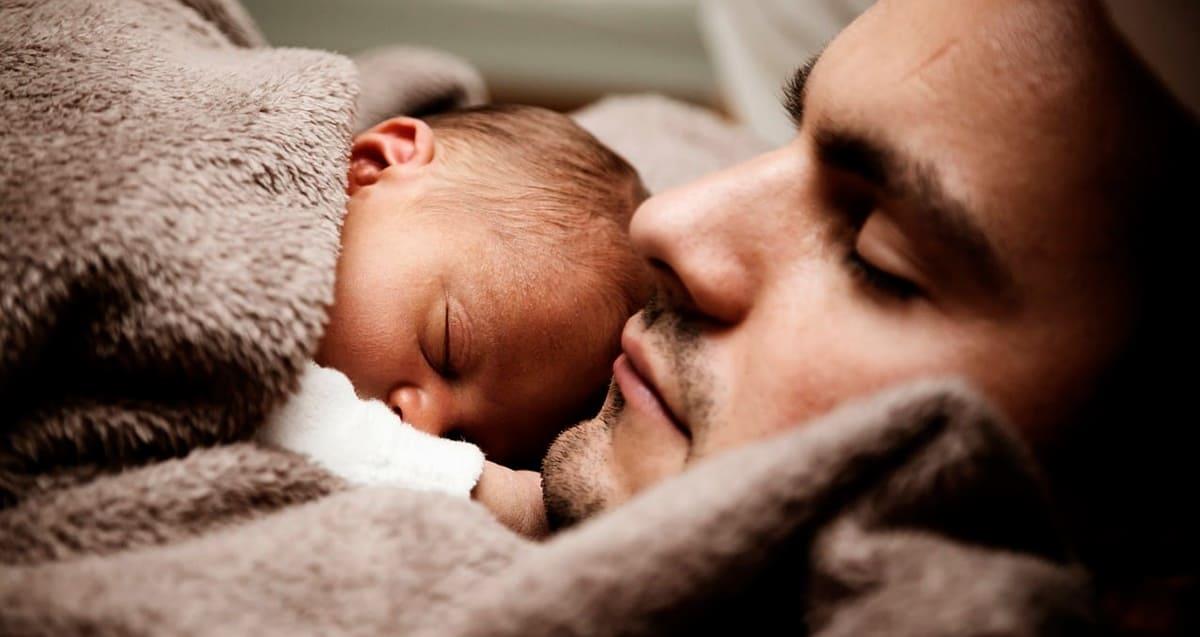 Avanza en Senado incremento de 20 días a licencia de paternidad
