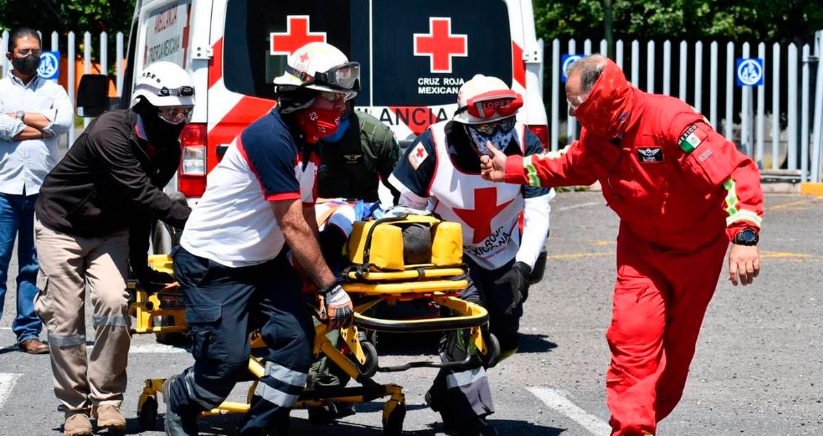 Camioneta arrolla a 2 personas de manera intencional