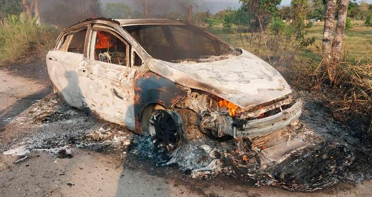 Encuentran 5 cadáveres y restos óseos en carretera