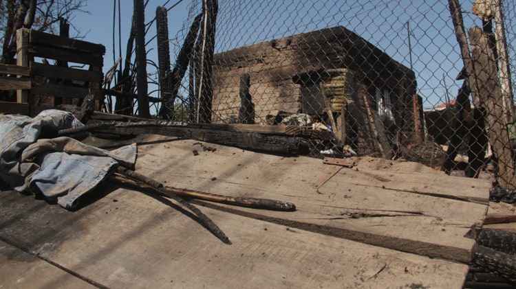Manuel perdió su hogar tras un fuerte incendio; pide apoyo de la comunidad