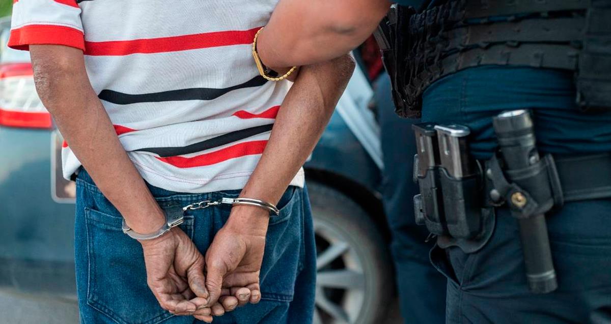 Detienen a dos sujetos tras agredir a oficiales de Comisaría Miguel Alemán