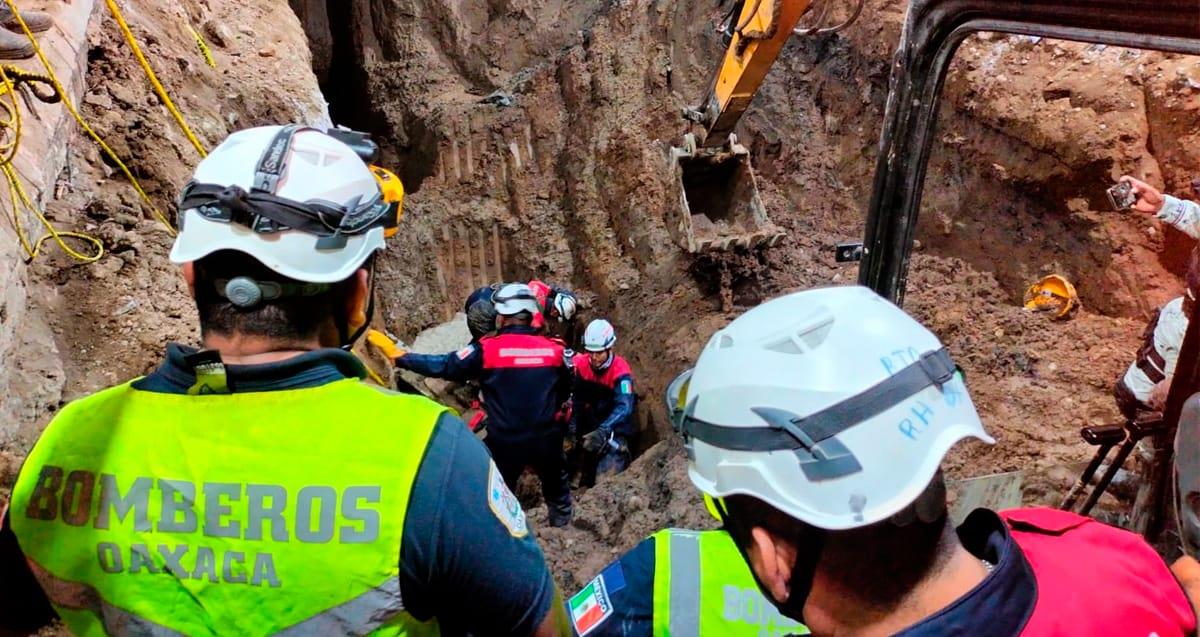Mueren 2 trabajadores sepultados bajo 6 metros de tierra 