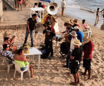 Bandas y grupos musicales sí podrán tocar en las playas de Mazatlán