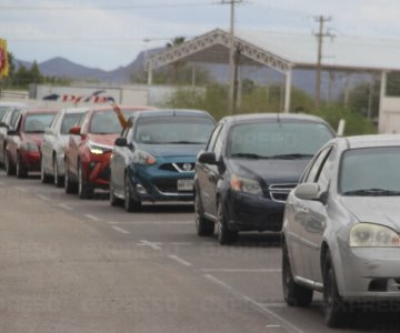 Se registran largas filas en carreteras por regreso de vacacionistas