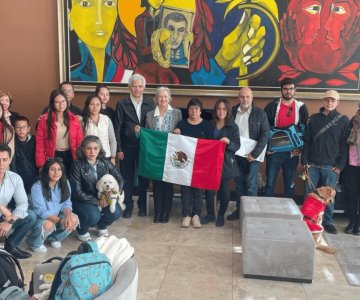 Cuerpo diplomático de México en Ecuador regresa con la frente en alto