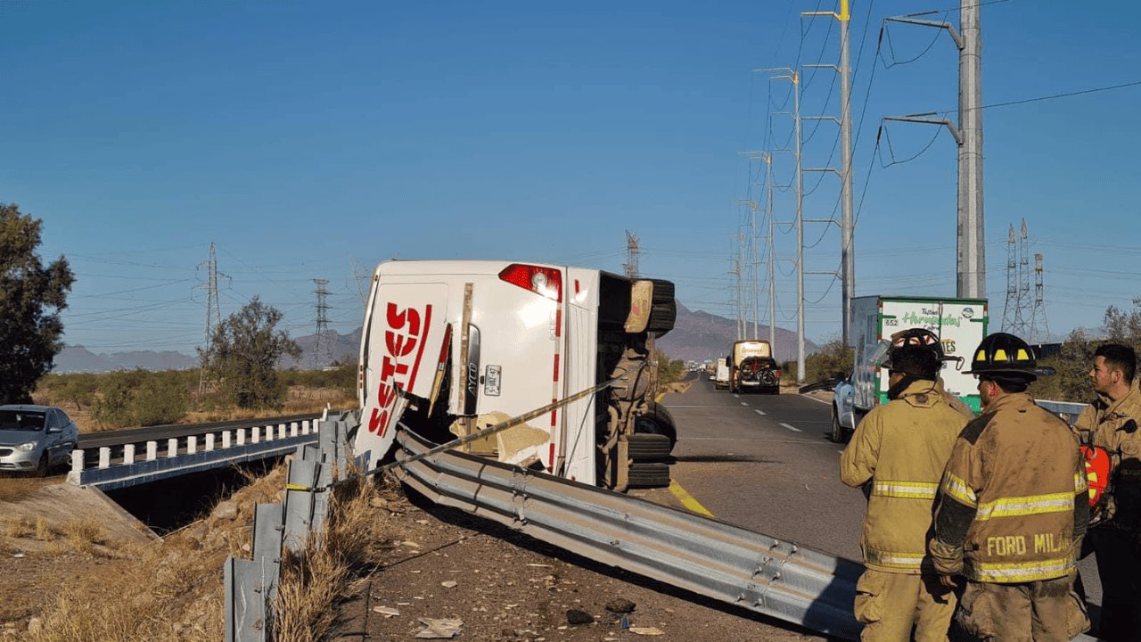 Volcamiento de camión deja saldo de un fallecido y 17 lesionados en Empalme