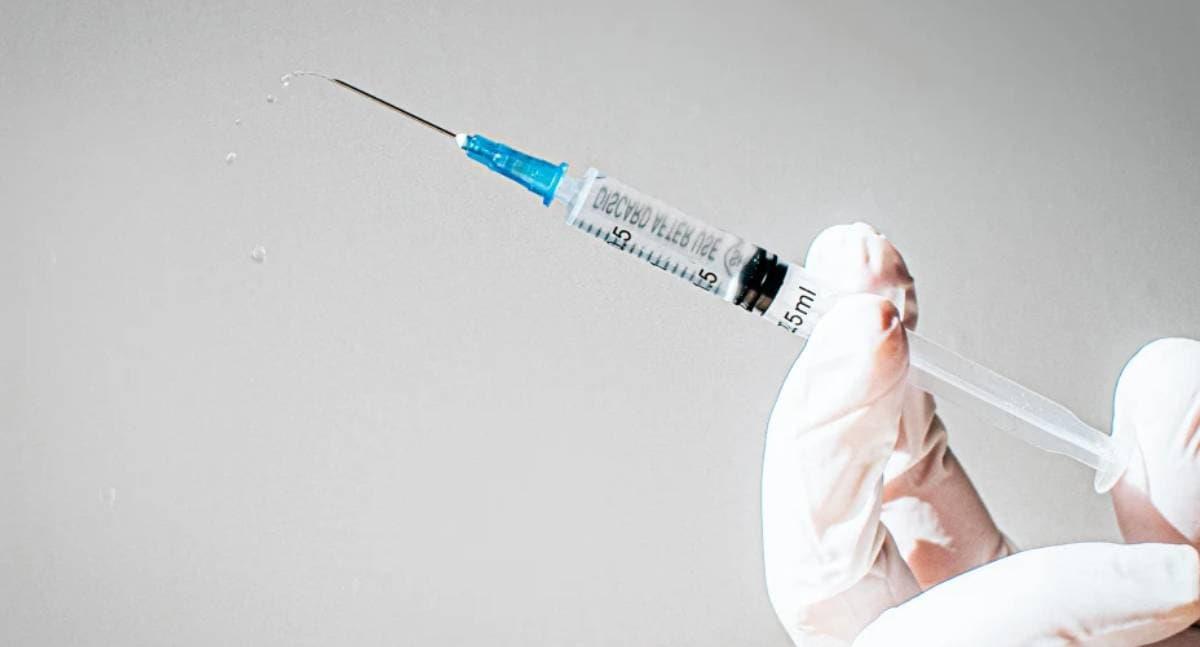 Hospitalizan a 19 mujeres por aplicarse inyecciones falsas de bótox