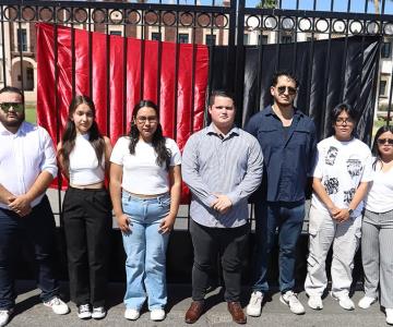 Estudiantes de la Unison se manifiestan por prolongación de huelga