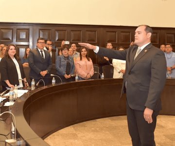 Aprueban licencia a Antonio Astiazarán; Eduardo Acuña, alcalde interino