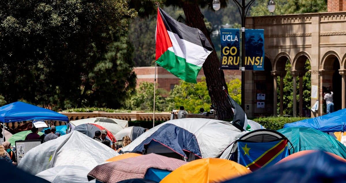 Desalojo de manifestantes propalestinos en UCLA deja 132 detenidos