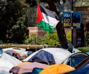 Desalojo de manifestantes propalestinos en UCLA deja 132 detenidos