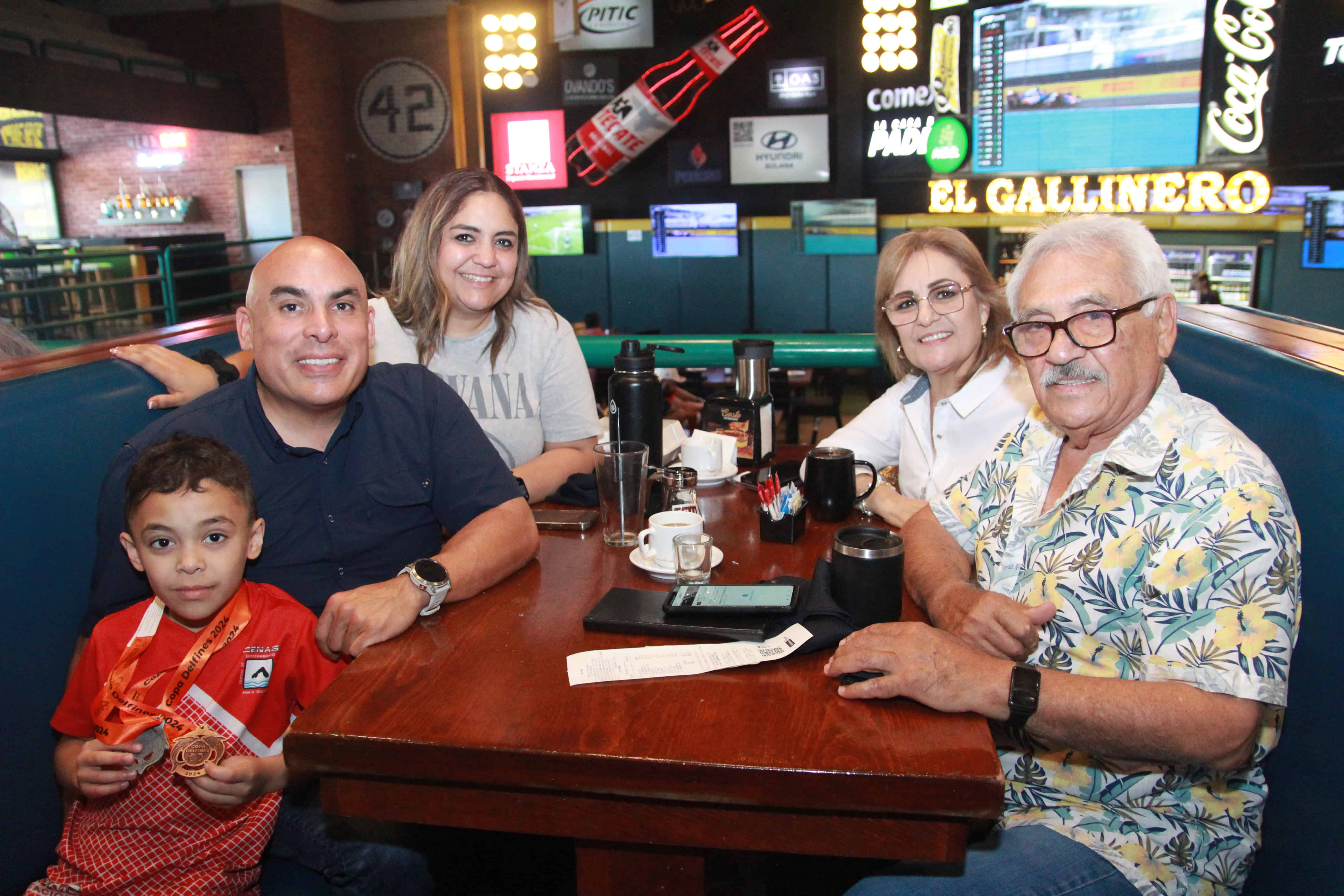 Pasan agradable tarde en Ballpark