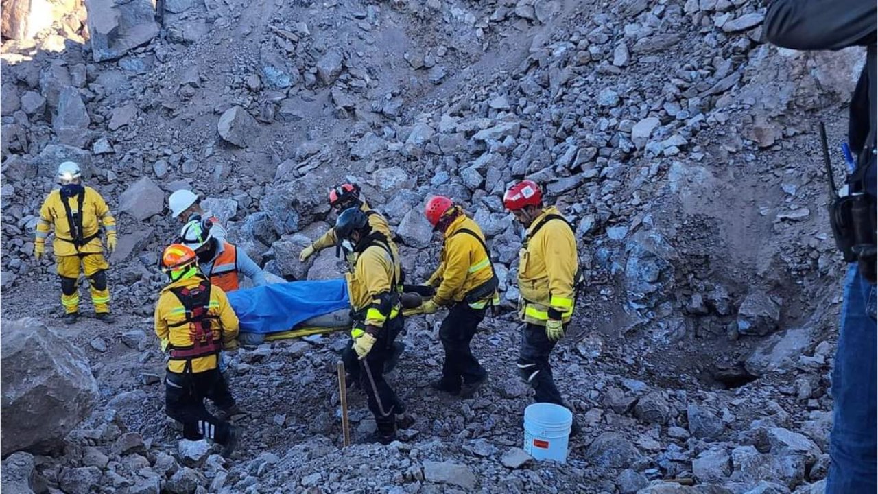 Hombre muere sepultado tras derrumbe en mina Cerro Prieto