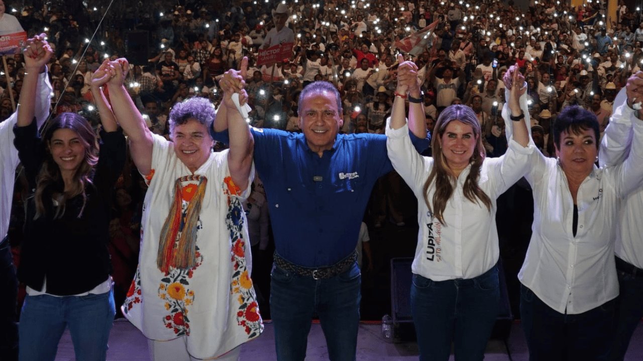 Cierra Manlio Fabio Beltrones su campaña en Álamos