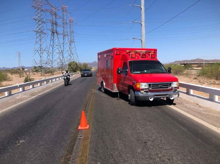 Aparatoso choque en la carretera México 15 deja daños materiales