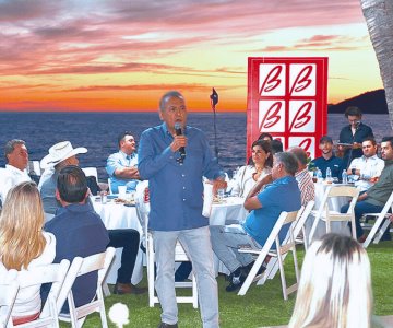 Manlio Fabio Beltrones se reúne con empresarios de la región Guaymas-Empalme