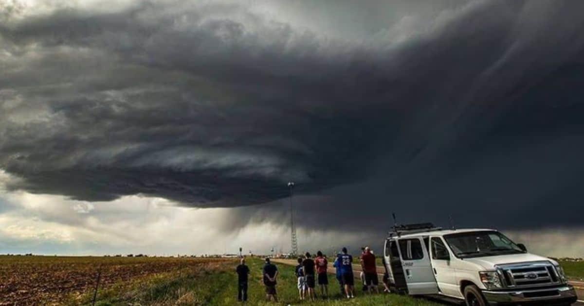 Tornados y tormentas azotan noreste de Estados Unidos; hay más de 20 muertos