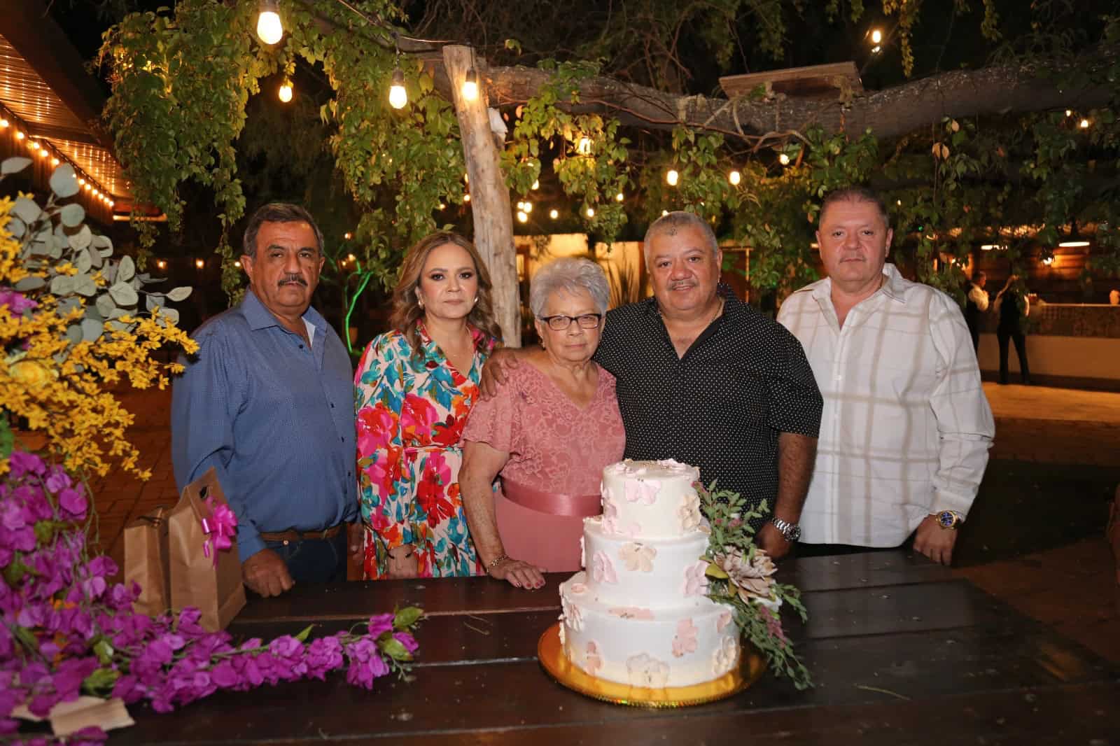 Crucita Durazo de García festejó sus 80 años de vida