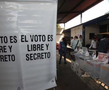 Líderes empresariales hacen largas filas para votar