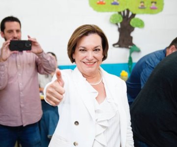 María Dolores Del Río emite su voto y agradece la participación ciudadana