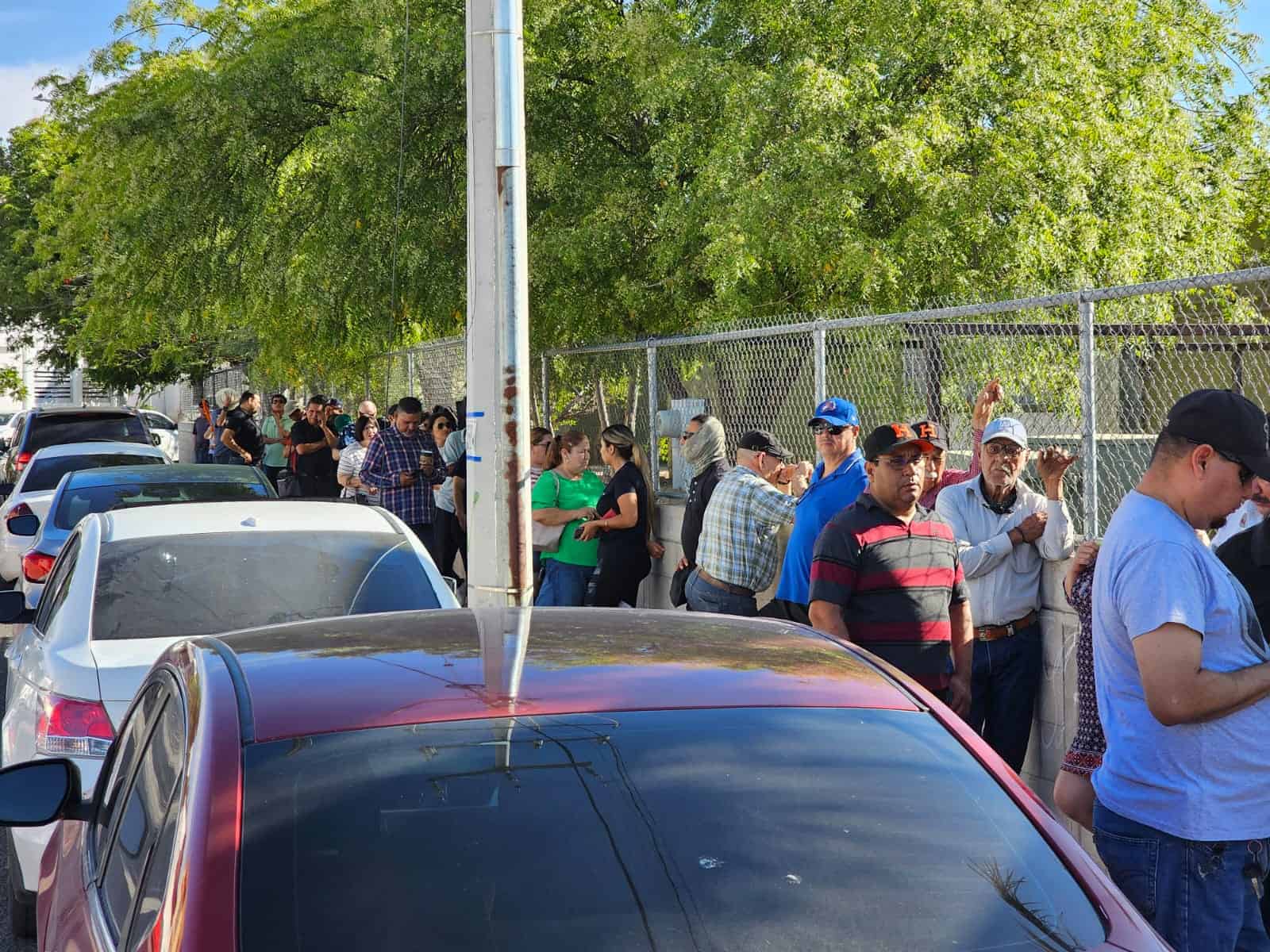 Sonorenses esperan apertura de casillas electorales